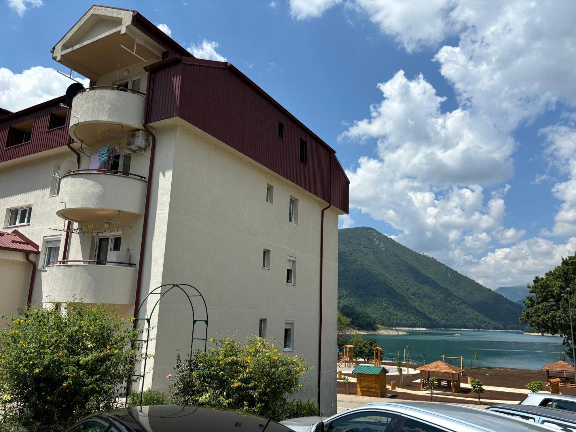 Zora Apartment プルジネ エクステリア 写真